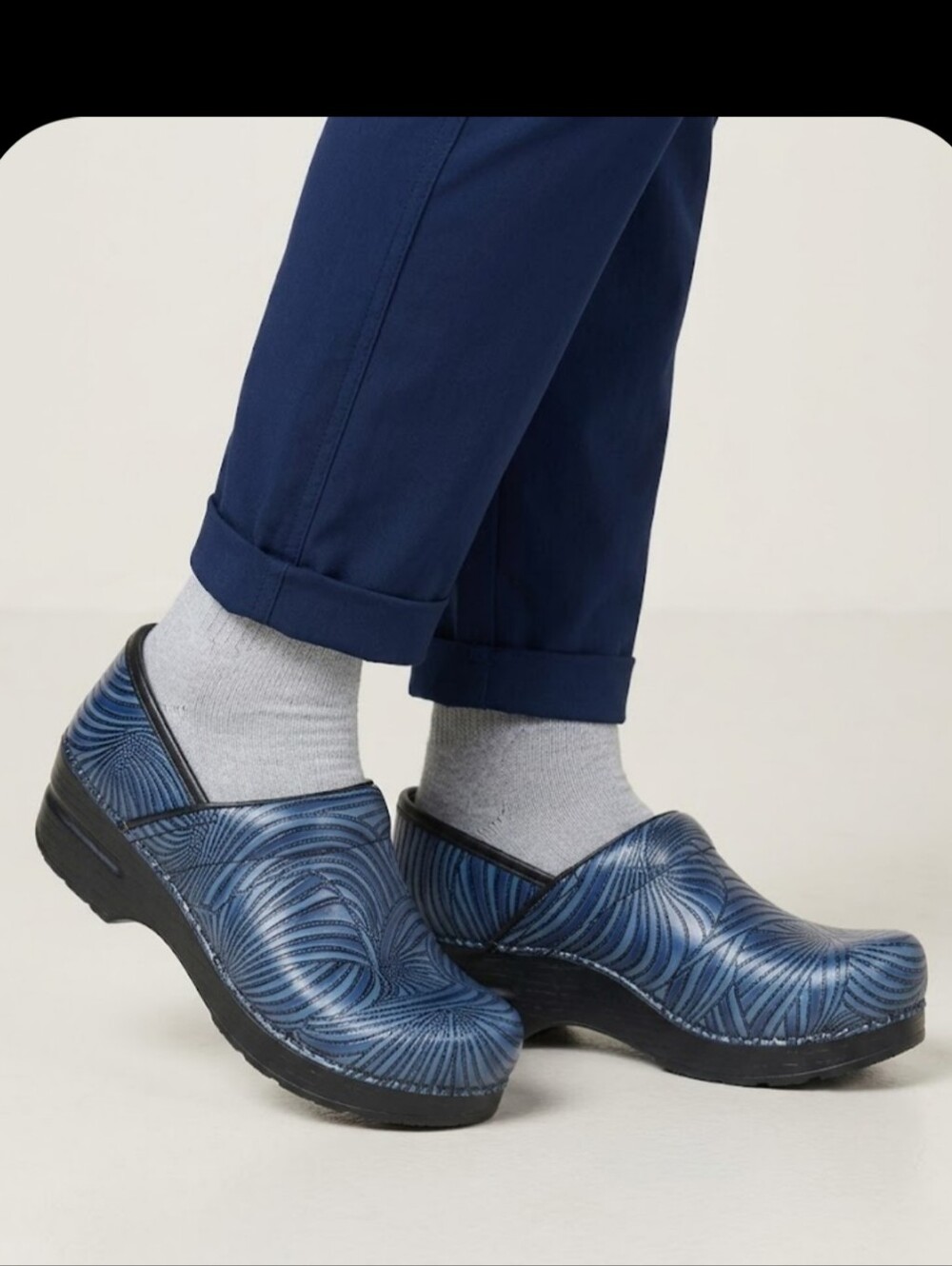 Dansko Blue Tooled groove Leather Clogs Mules Shoes Women's size 37.